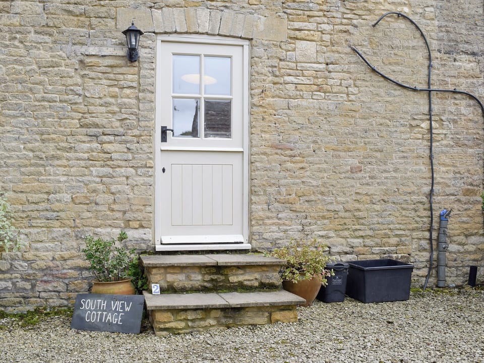Alternative entrance to property | South View Cottage, Dean, near Chadlington