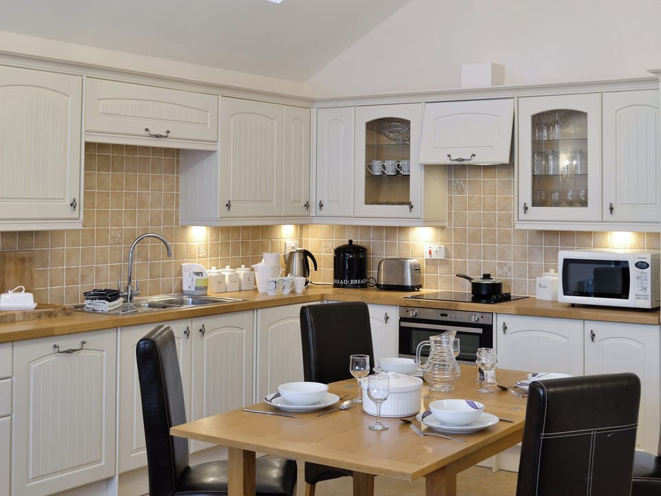 Open plan living/dining room/kitchen | Spout Crag Boathouse, Windermere
