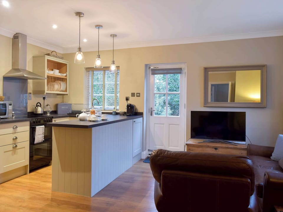 Open plan living space | The Coach House, Tattingstone