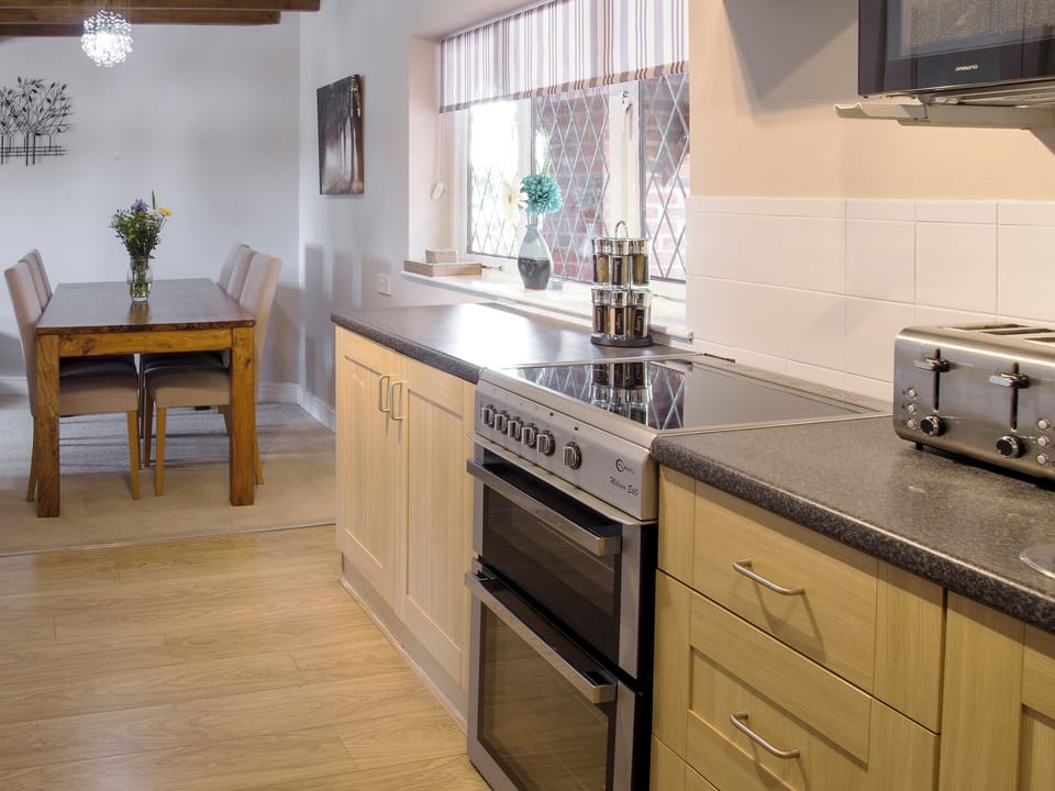 Well-equipped kitchen | Ash Cottage - Ashtree Court, Addlethorpe