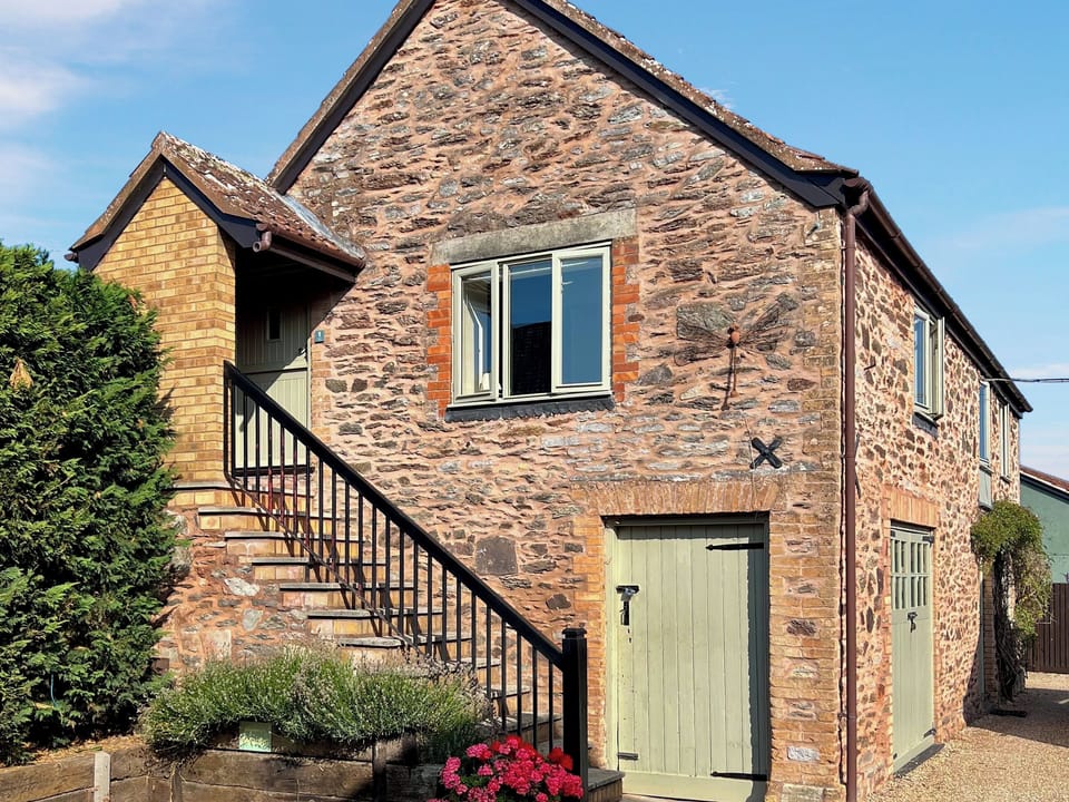 Exterior | Dragonfly 1 - Dragonfly Barn, North Newton