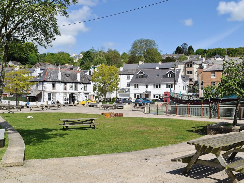 Surrounding area | Sundowners, Calstock