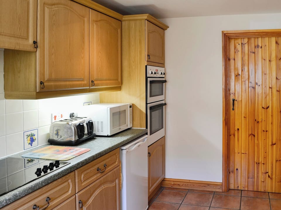 Lovely kitchen | Carters Cottage - The Old Timberyard, Puncknowle, near Dorchester