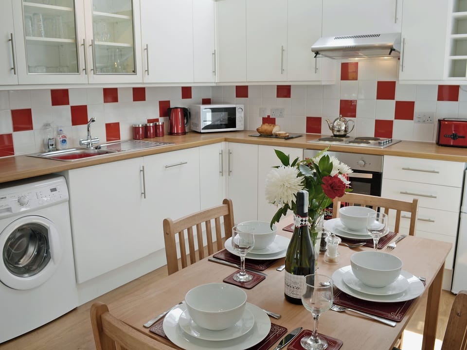 Kitchen/diner | Whitecroft - Myrtle Cottage, Dalbeattie