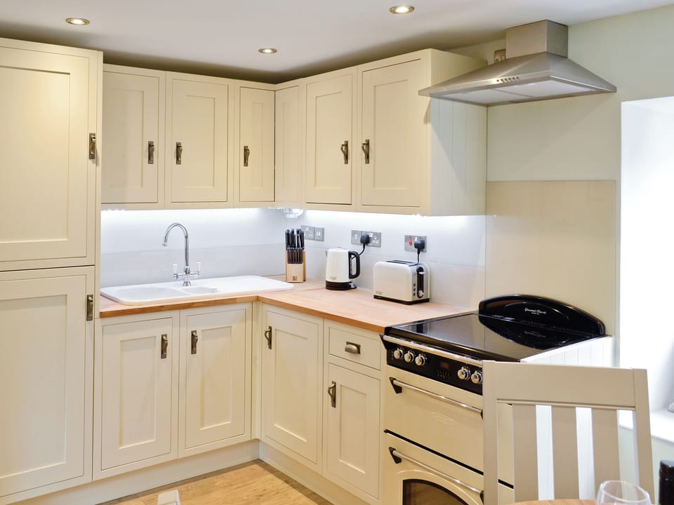 Open plan living/dining room/kitchen | River Cottage, Bladnoch near Wigtown