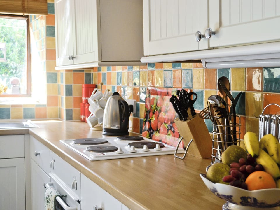 Kitchen | Fordbrook Cottage, Brixton Torr
