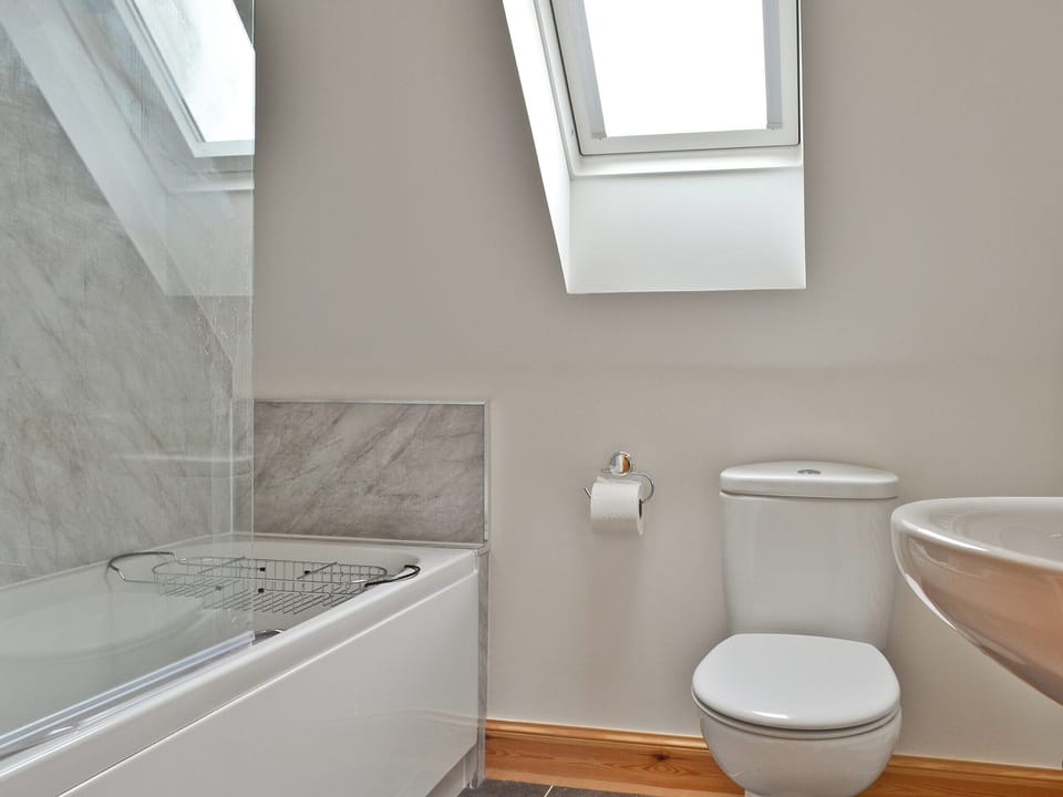 Bathroom | Springburn Cottage, Fasach, nr. Dunvegan