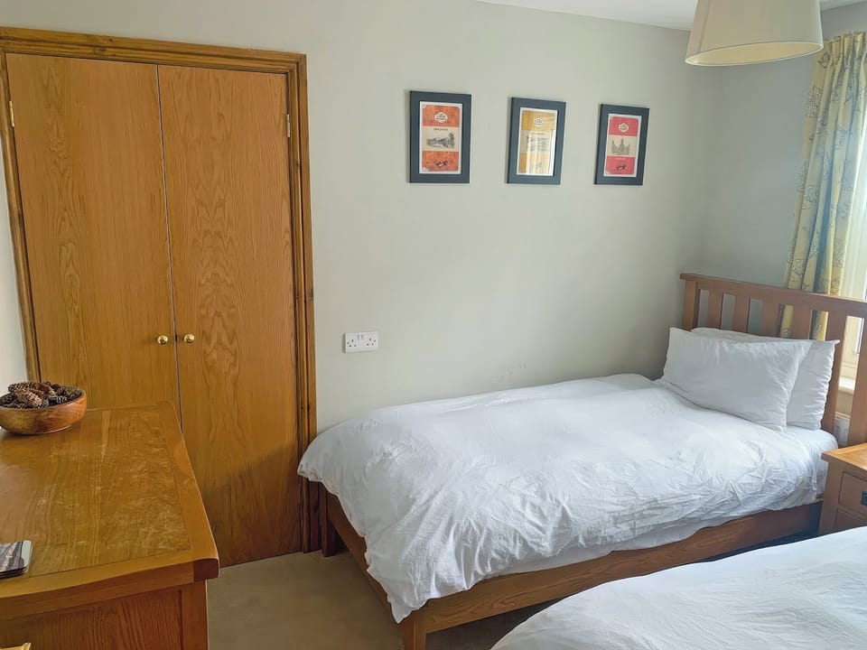Twin bedroom | 1 Lonsdale House - Greta Grove Apartments, Keswick