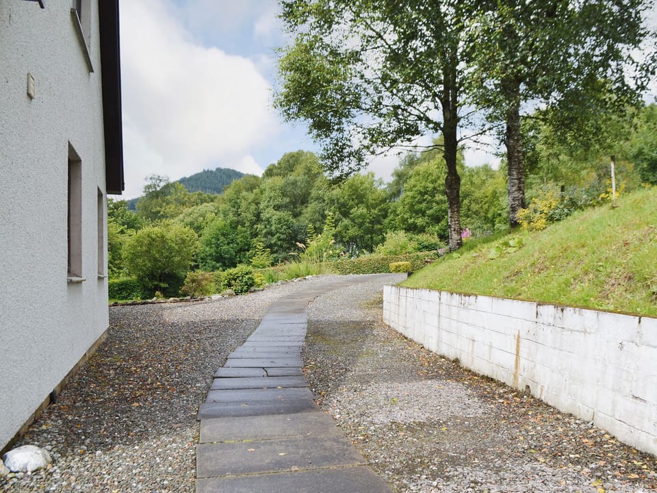 Driveway | Bethany Cottage, Brig O&rsquo;Turk near Callender