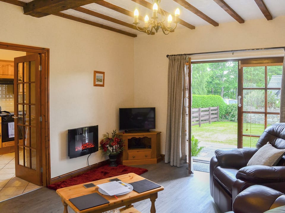 Open plan living space | Beudy Mawr - Parciau Farm Cottages, Caernarfon