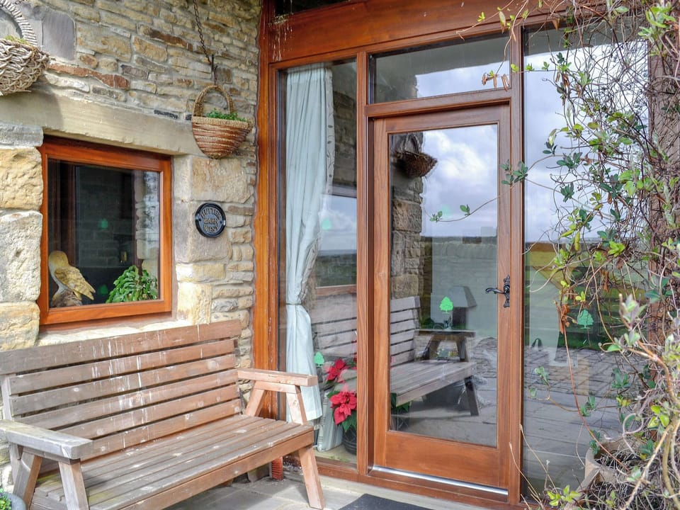 Sitting out area | Hutter Hill Barn West - Hutter farm, Silsden near Skipton