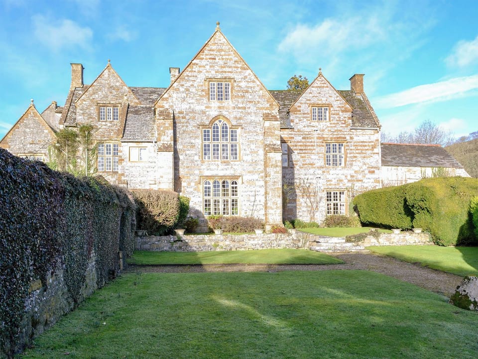 Unique and enchanting property | Cerne Abbey Cottage, Cerne Abbas