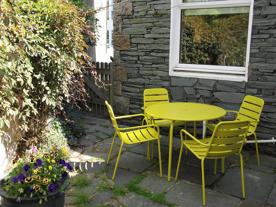 Lovely seating area in the courtyard | Hastings, Keswick