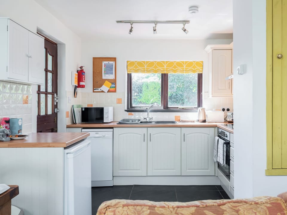 Delightful dining/ kitchen area | Cross Cottage - Sandy Barn Cottages, St Breward, Bodmin Moor