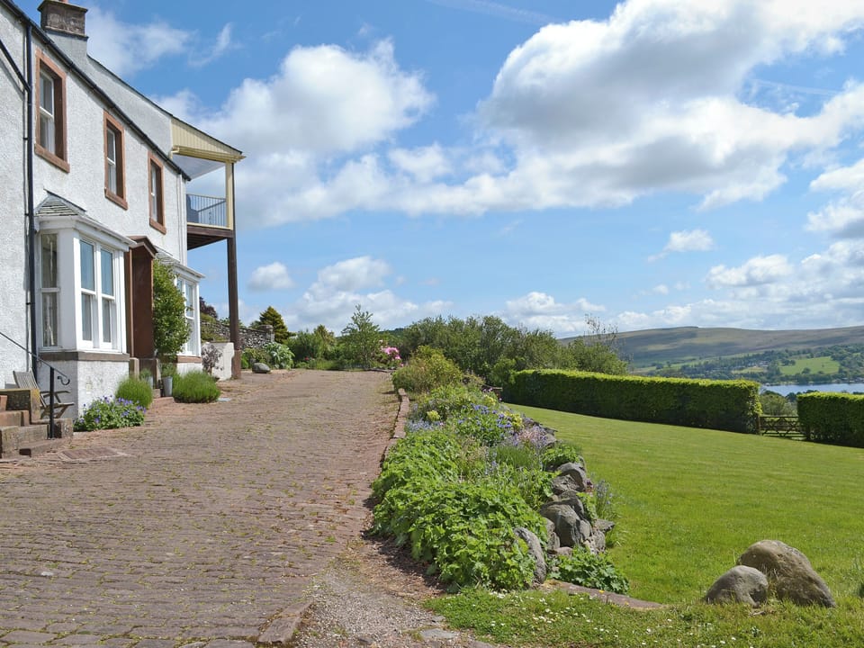 Shared lawned garden | Loadpot, Ullswater