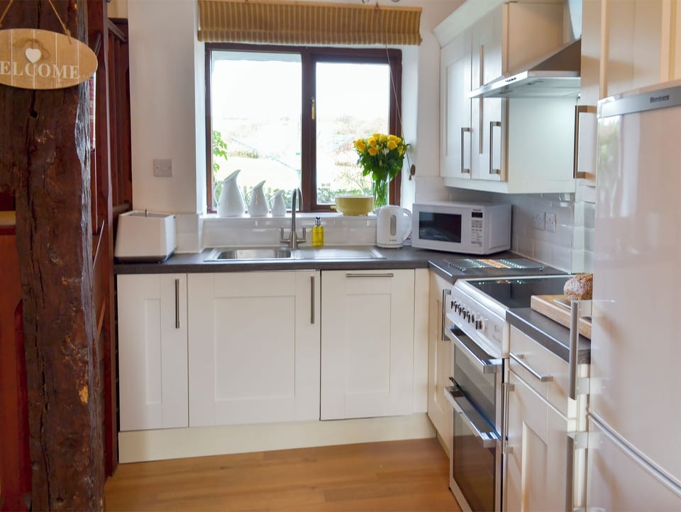 Kitchen | Discovery - Horselake Farm Cottages, Cheriton Bishop