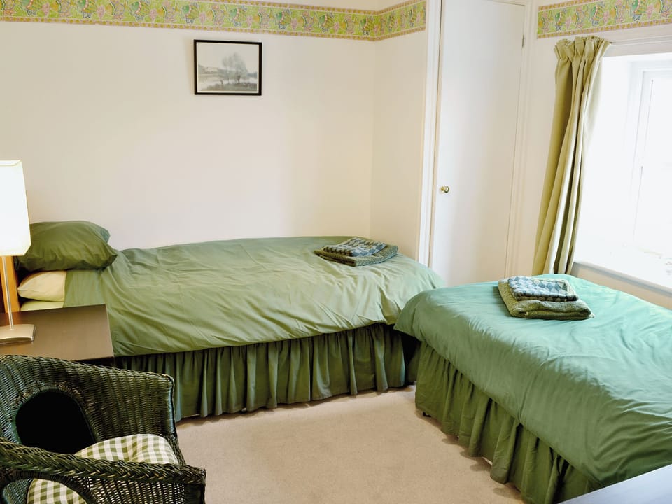 Twin bedroom | Meadow Cottage, Broadwindsor