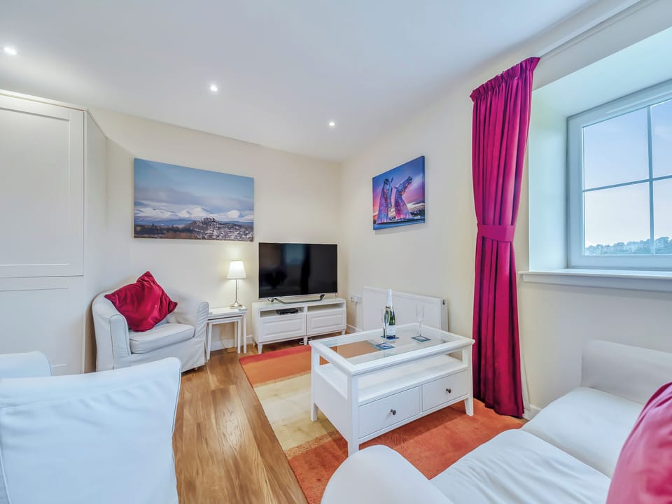 Living room/dining room | Peregrine Cottage - Osprey Hideaways, Stirling