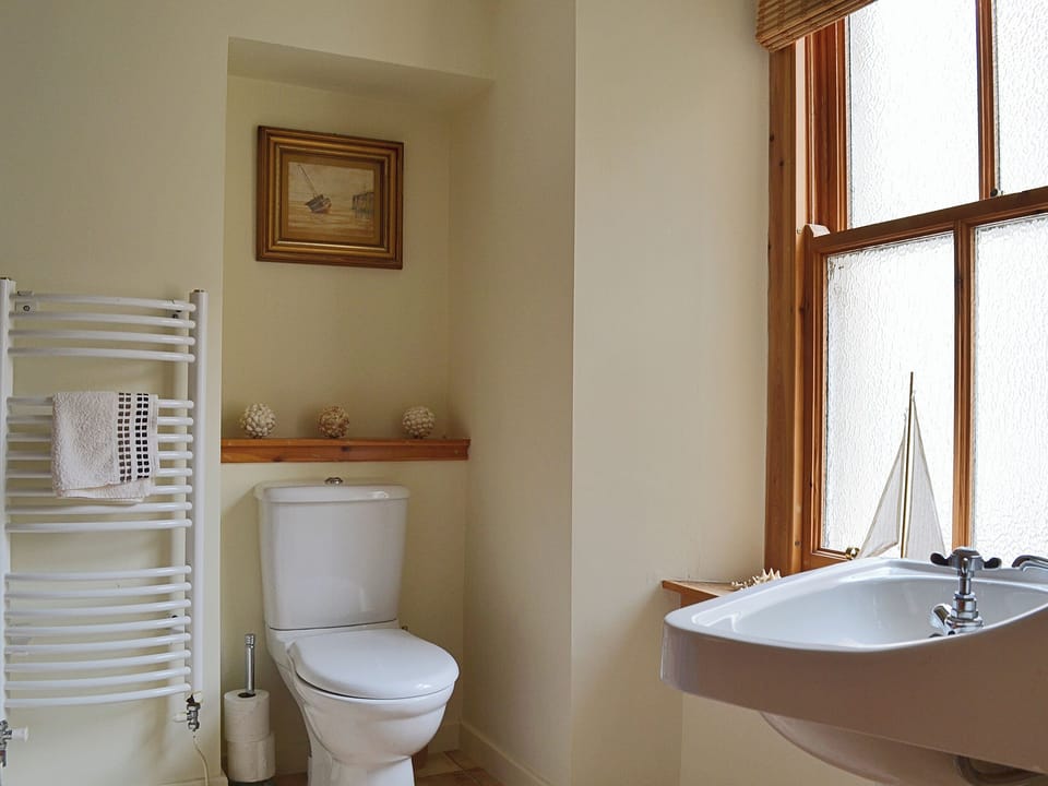 WC | Making Waves, Cellardyke near Anstruther