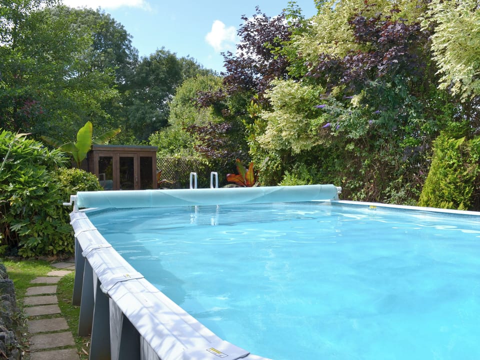Shared heated open-air swimming pool | St Leonards, Polson, nr. Launceston