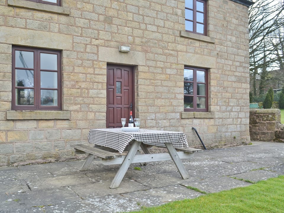 Sitting-out-area | Holly Bank, Crich