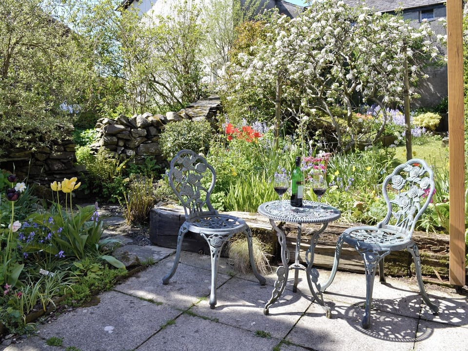 Sitting-out-area | Allt Maen, Lowick Bridge