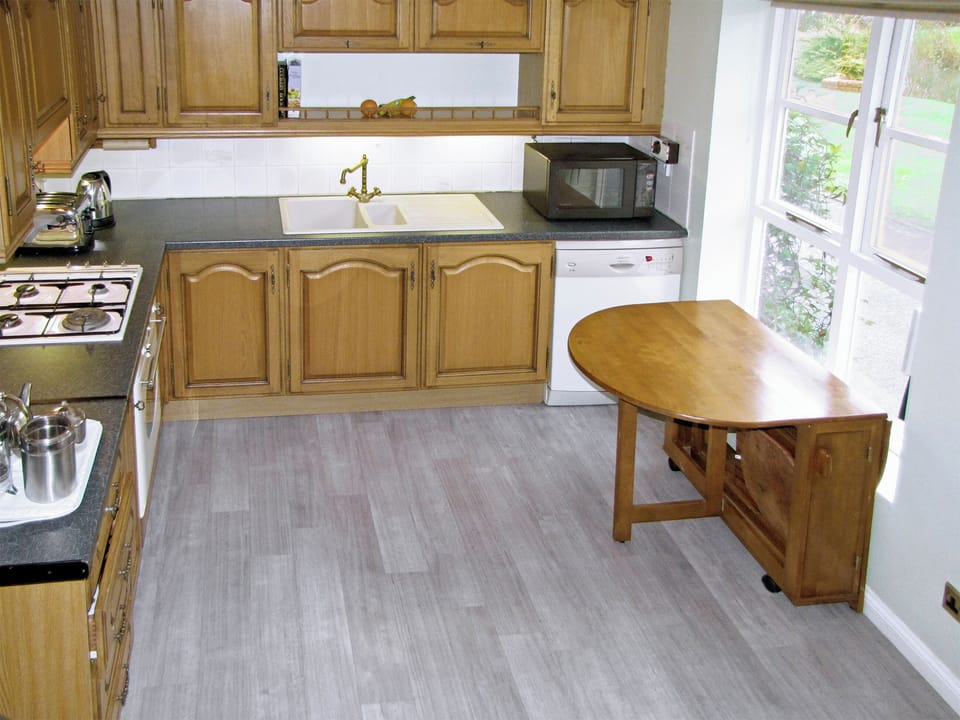 Kitchen and Dining Area | Toad Hall, Island Harbour, near Newport