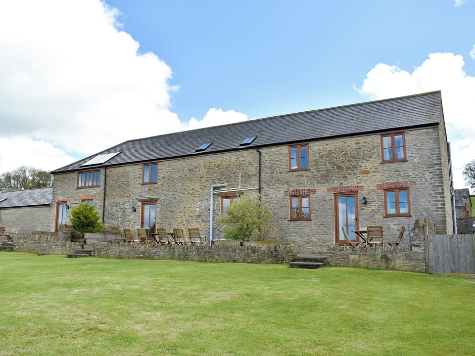 Rear of the properties | Cowleaze, Wriggle View, Jolliffe - Bailey Ridge Farm Cottages, Leigh, near Sherborne