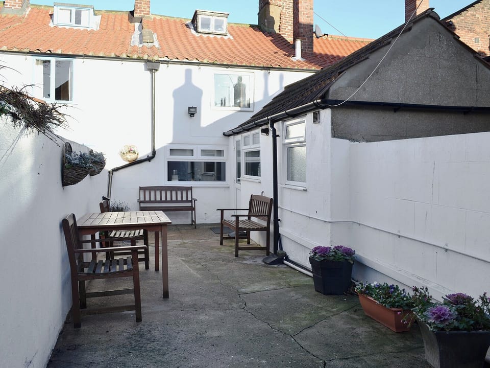 Sitting-out-area | Billy Napp&rsquo;s Cottage, Filey