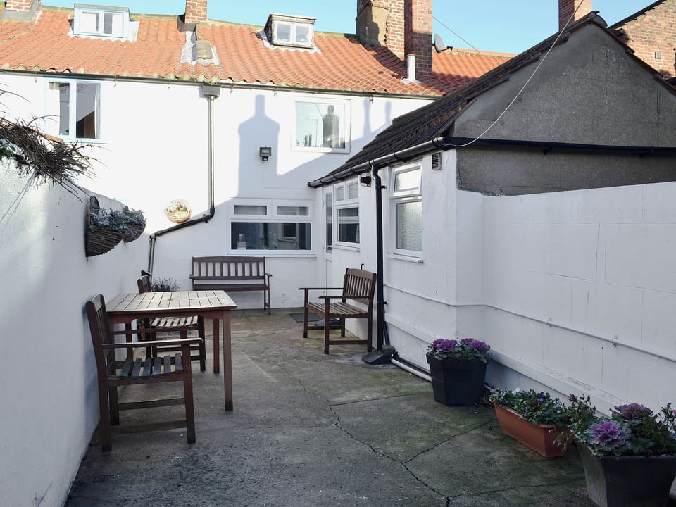 Sitting-out-area | Billy Napp&rsquo;s Cottage, Filey