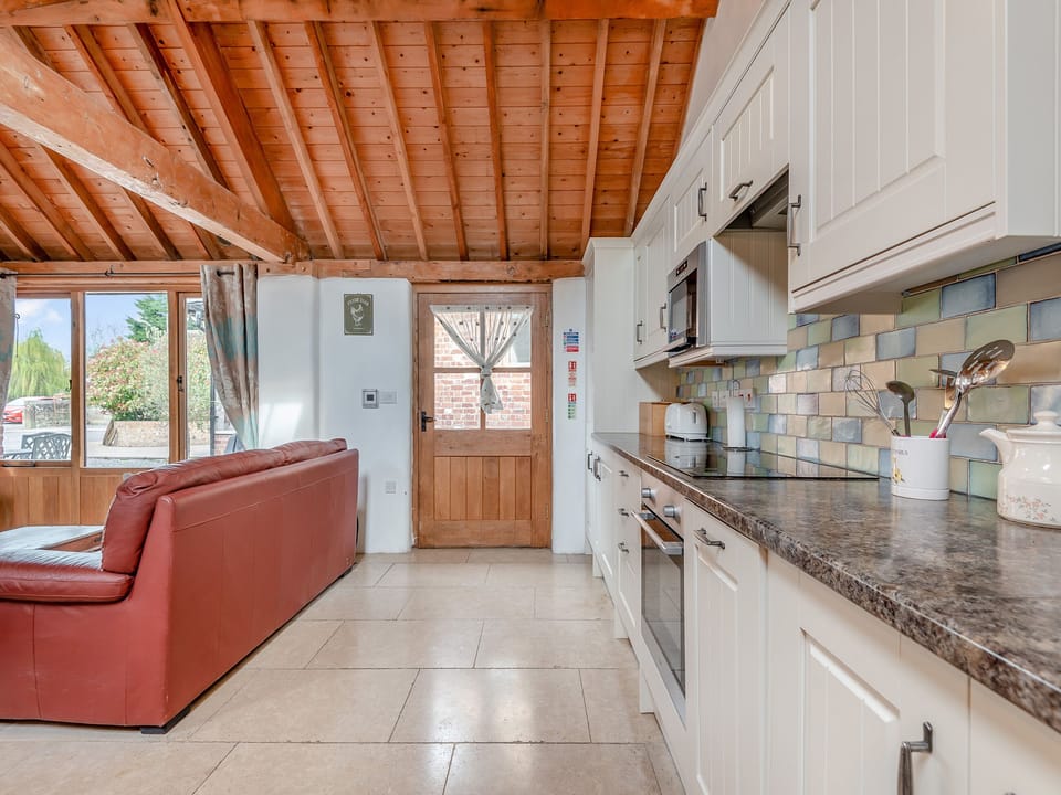 Kitchen area | The Parlour - Milton End Farm Barns, Arlingham, near Frampton-on-Severn