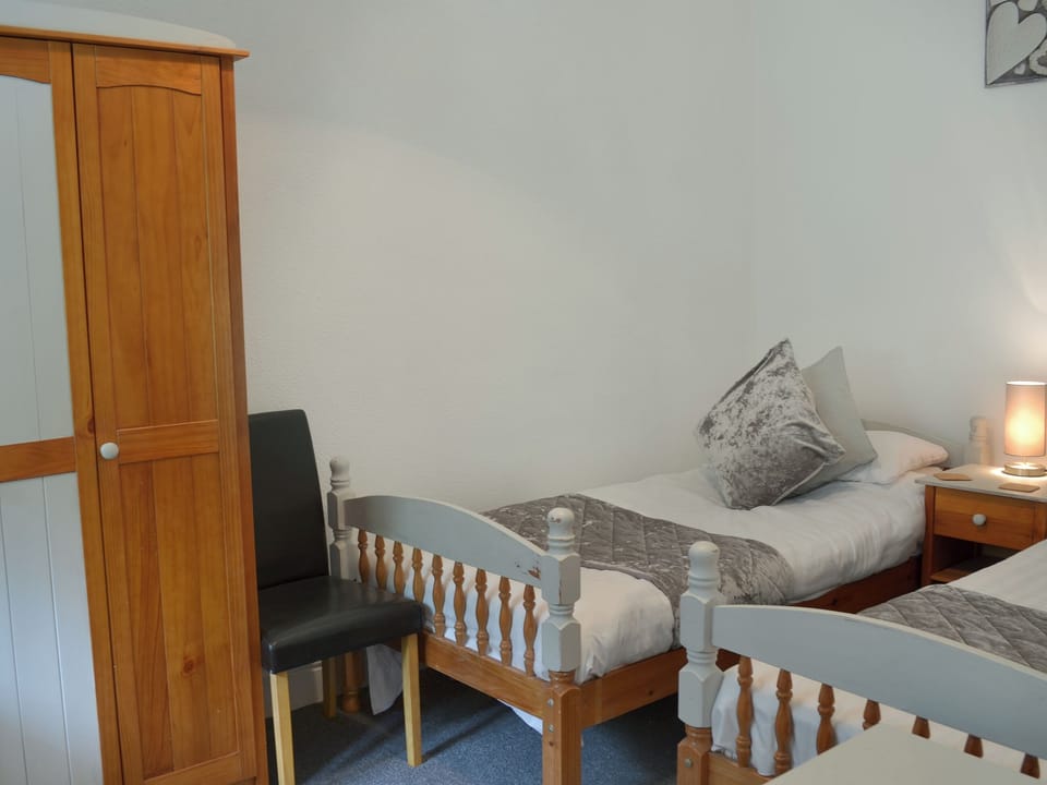 Charming twin bedroom | Stable - Rosecraddoc Manor, Near Liskeard