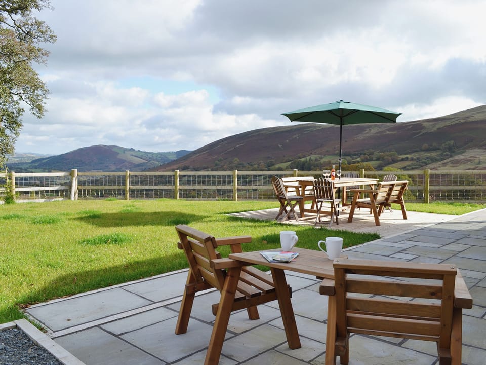 Sitting-out-area | Gorsddu, near Llanwrthwl, Powys
