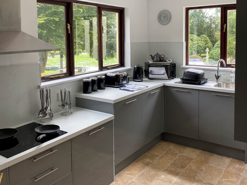 Kitchen | Riverbank - Rosecraddoc Manor, Near Liskeard
