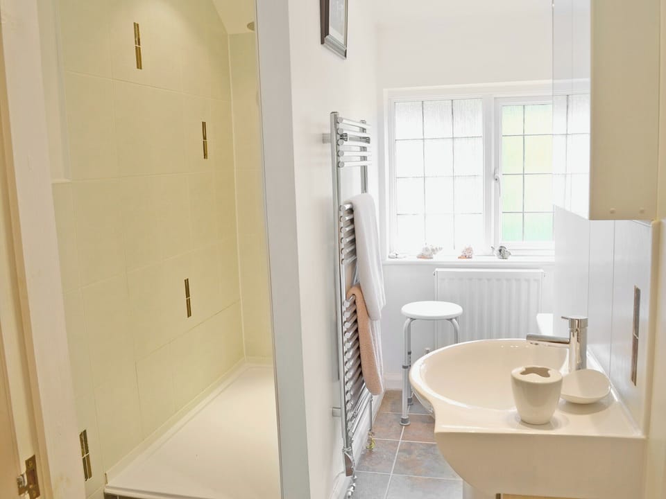 Bathroom | Whitethorn Lodge, Skipton