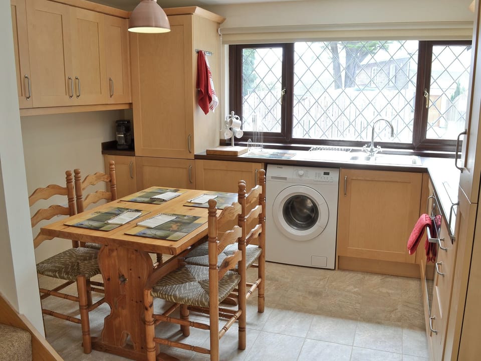 Kitchen/diner | Invergarry, Tregrehan, nr. St Austell