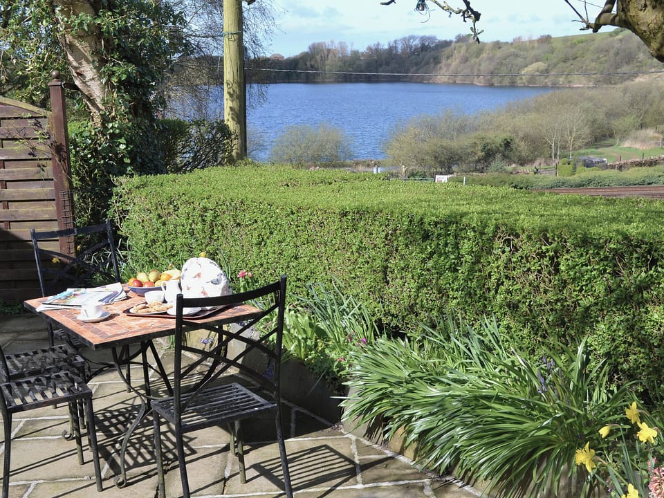 Sitting-out-area | Nell&rsquo;s Cottage, Dalton-in-Furness