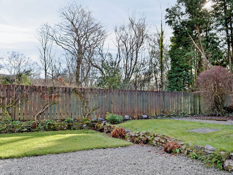 Enclosed lawned garden | Baravullin, Benderloch near Oban