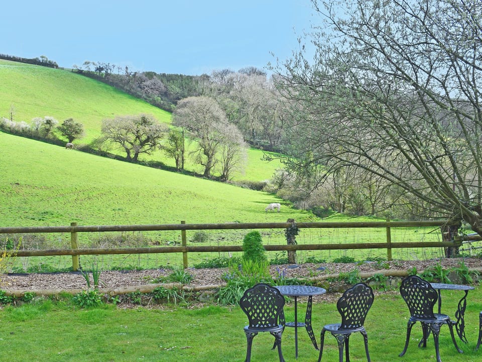 Surrounding area | Little Polgrain Barns - Grain Store 2, Caerhays, nr. Tregony