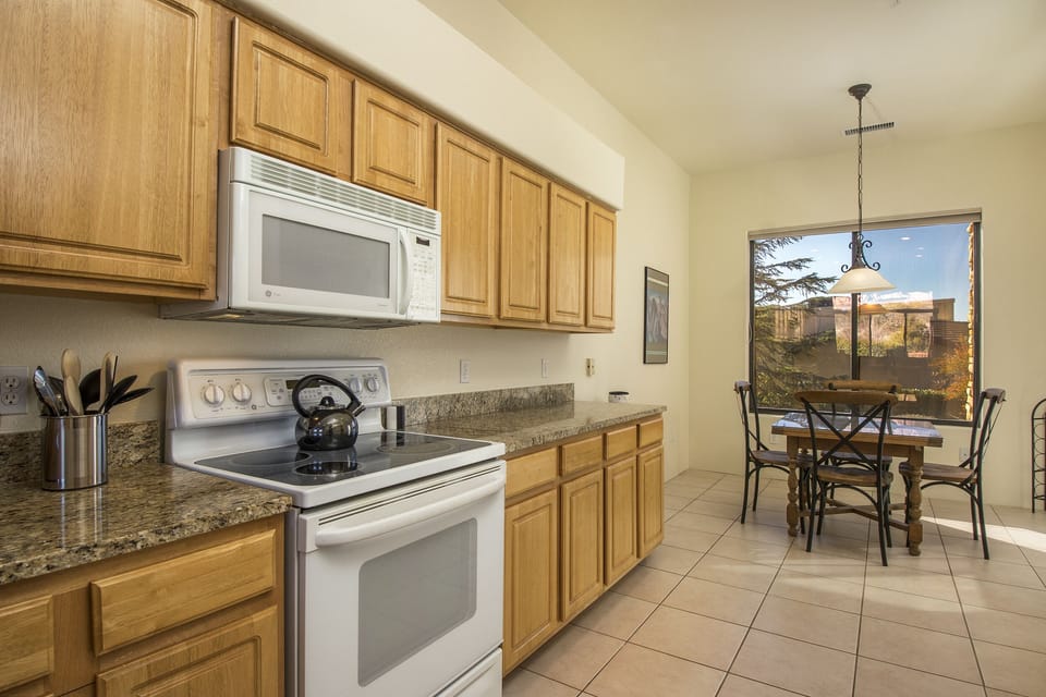 Kitchen with kitchen dining area