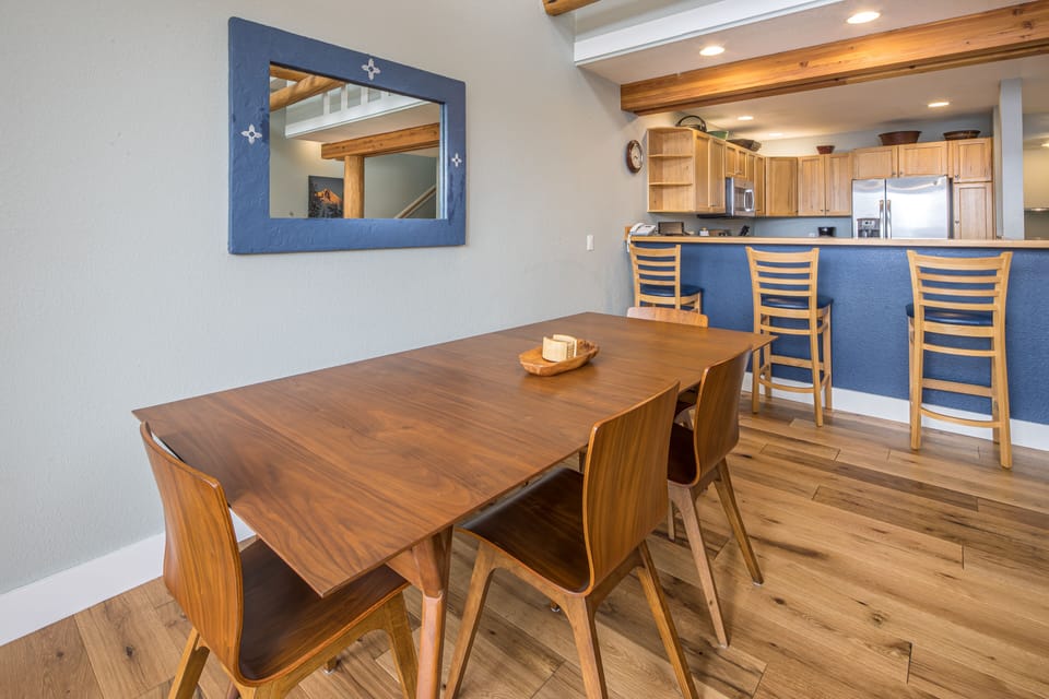 Gather round for dinner | Main Level
