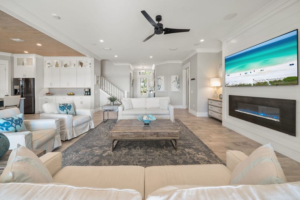 Paradise Cove | 1st Floor Living Area
