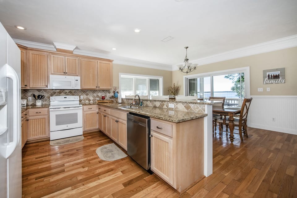 Fully equipped kitchen