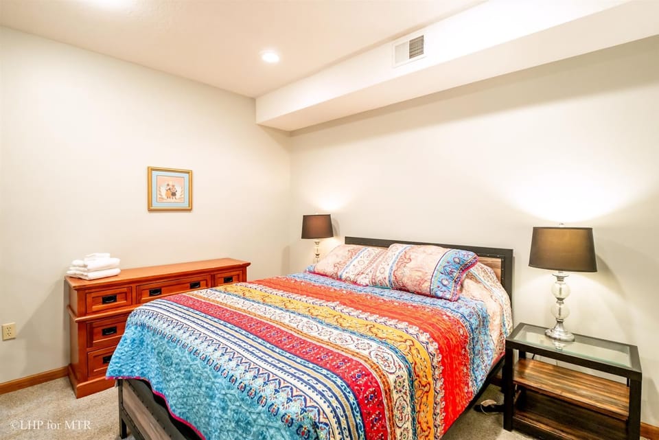 Walk-Out Basement Queen Bedroom