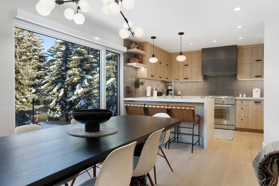 Dining Room/Kitchen Area