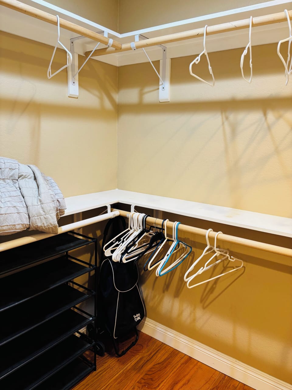Walk-in closet 