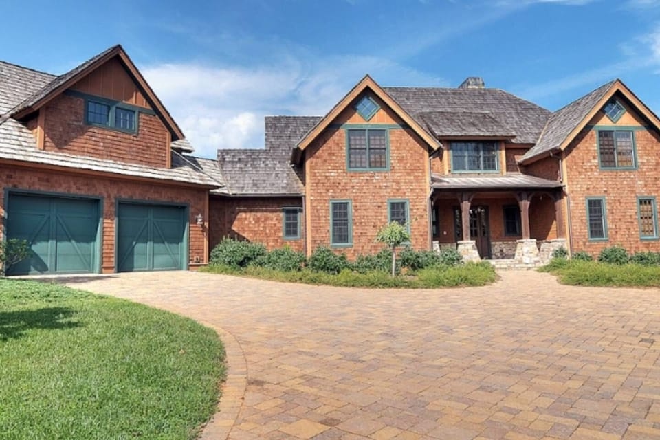 Front of home.
