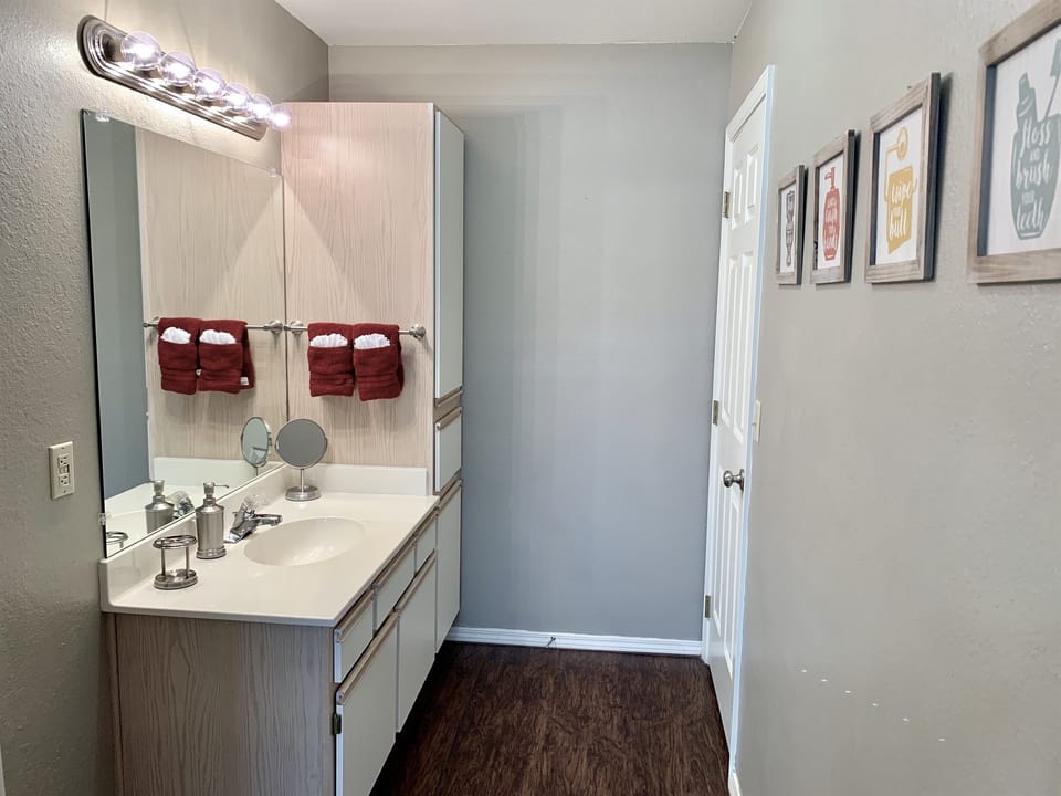 King Master Bathroom
