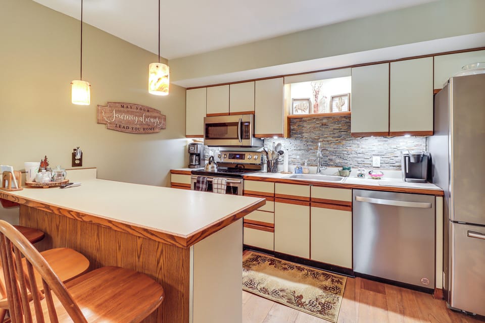 Kitchen | Cooking Basics | Coffee Maker | Paper Towels/Trash Bags Provided