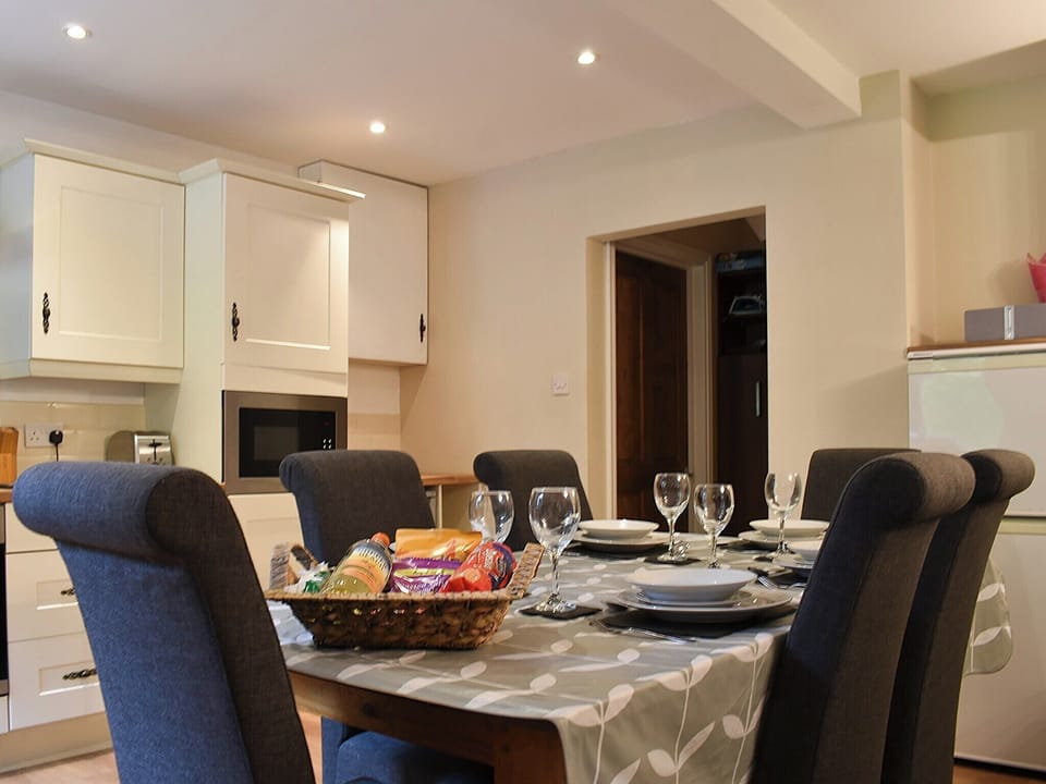 Open plan living space | Barn Terrace - Ladwood Farm, Acrise, near Folkestone